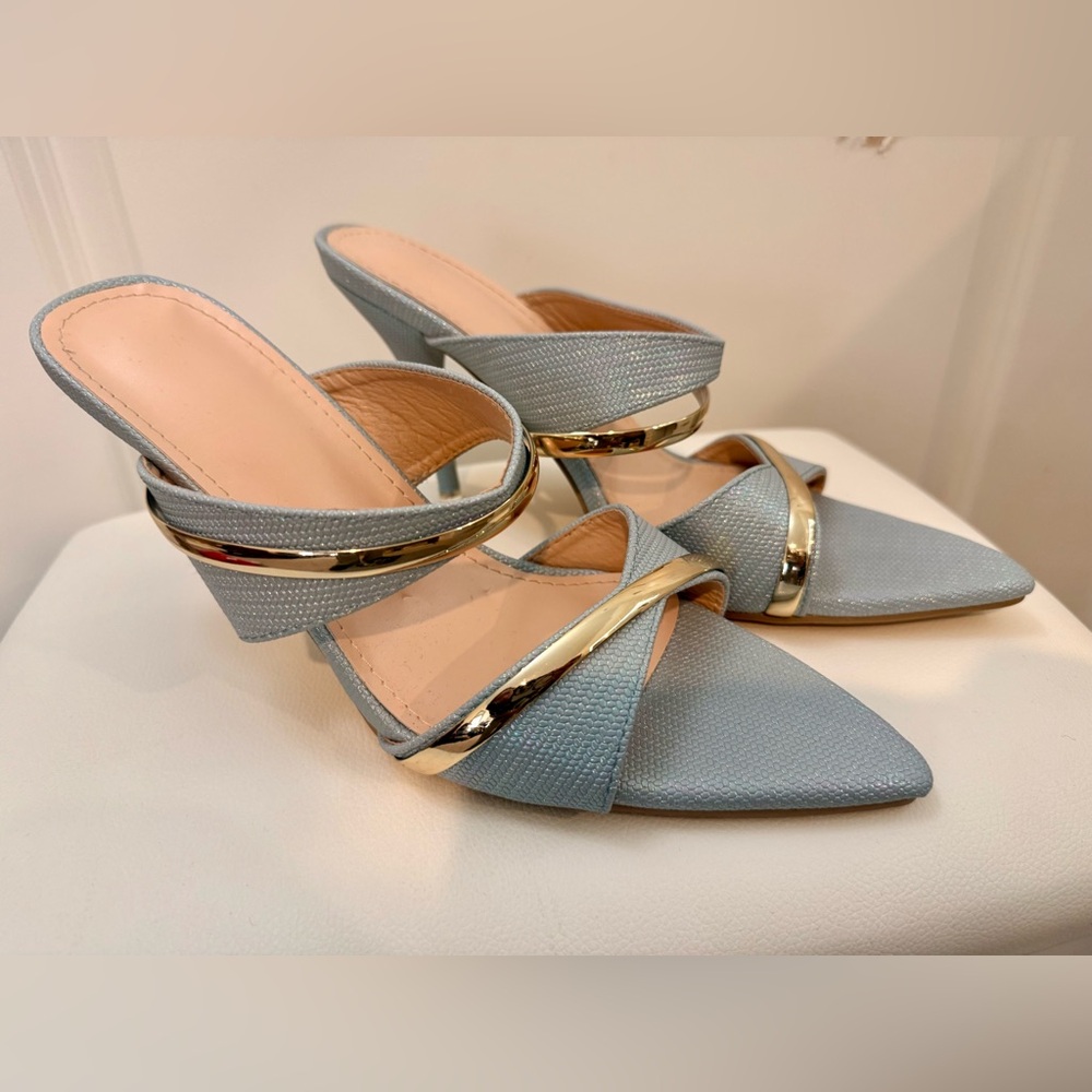 Elegant Blue and Gold Women's Heels
